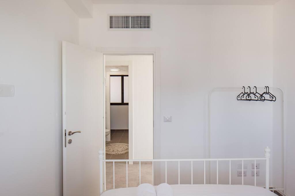 O&O Group- Magical 4Br Apt With Panoramic Sea View Бат-Ям Екстер'єр фото