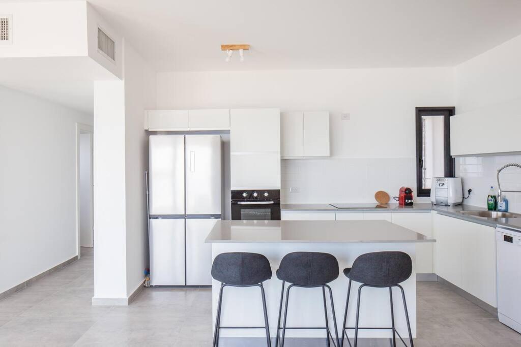 O&O Group- Magical 4Br Apt With Panoramic Sea View Бат-Ям Екстер'єр фото